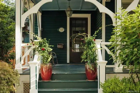 62 Livingston Street Rhinebeck NY 12572