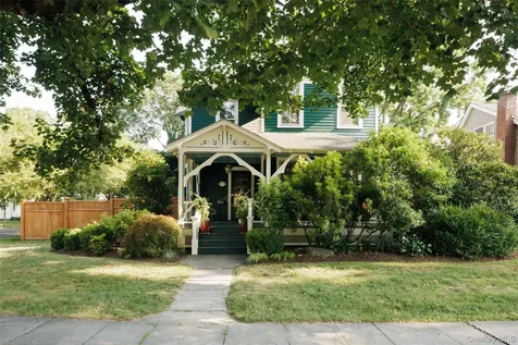 62 Livingston Street Rhinebeck NY 12572