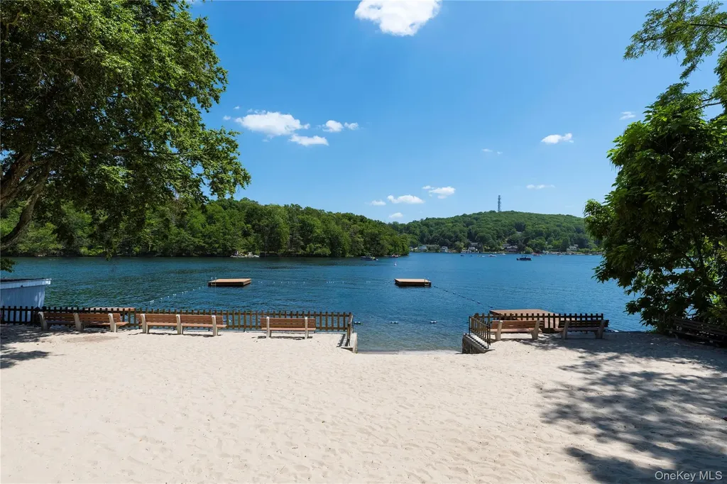 71 W Lake Boulevard Mahopac NY 10541