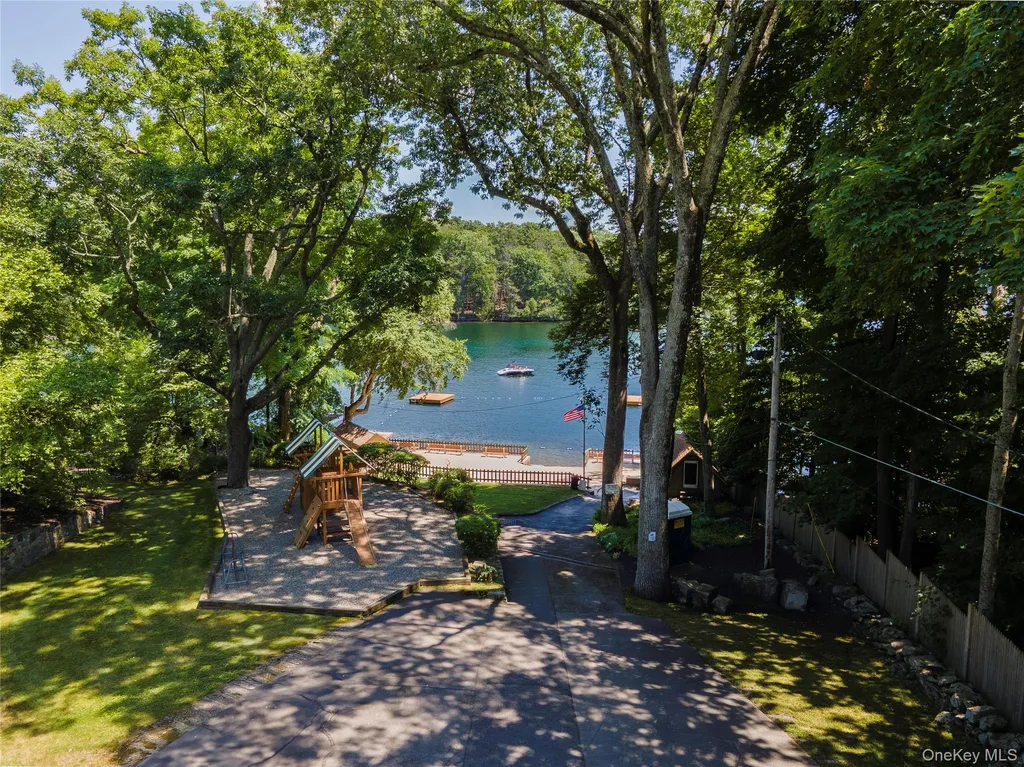 71 W Lake Boulevard Mahopac NY 10541