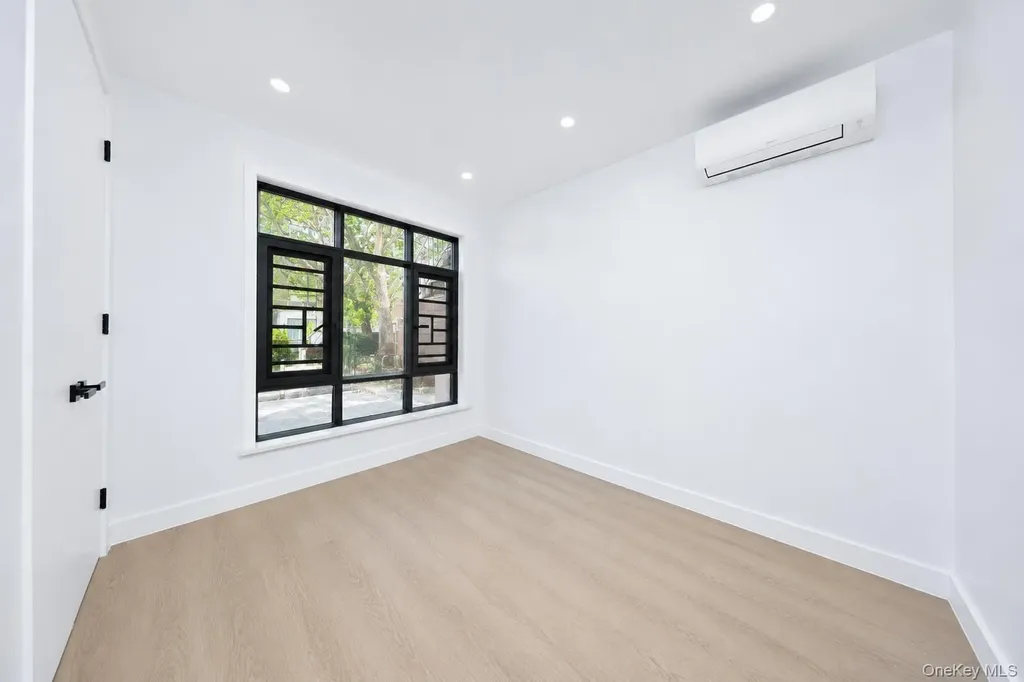25 Goodwin Place Brooklyn NY 11221