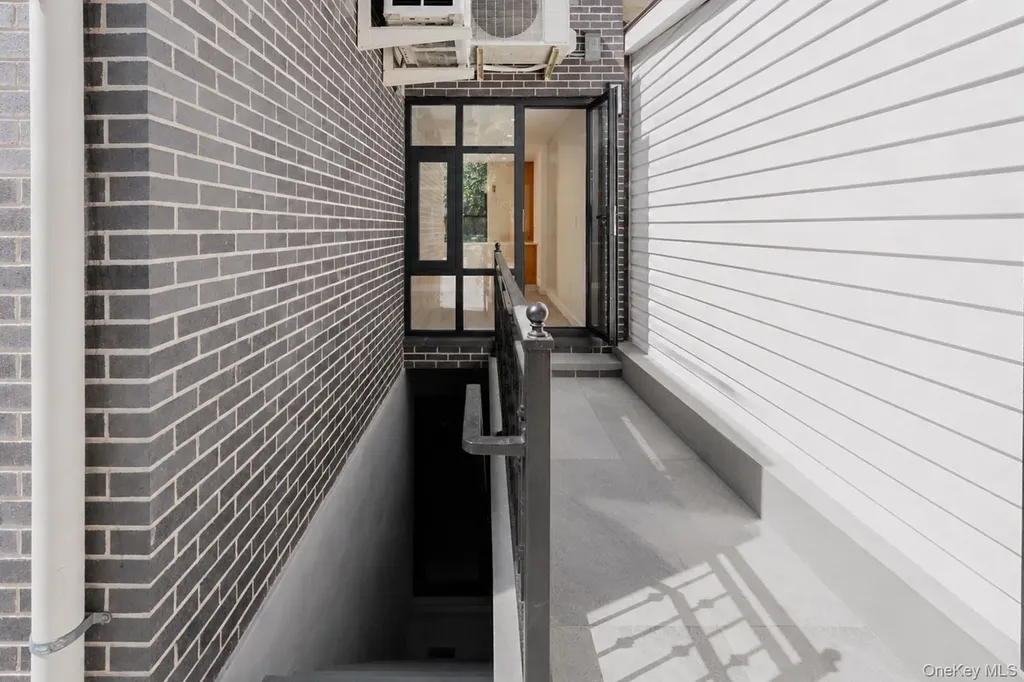25 Goodwin Place Brooklyn NY 11221