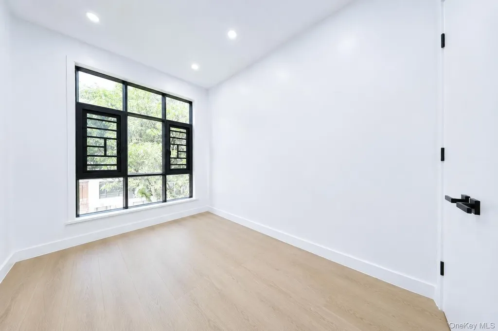 25 Goodwin Place Brooklyn NY 11221