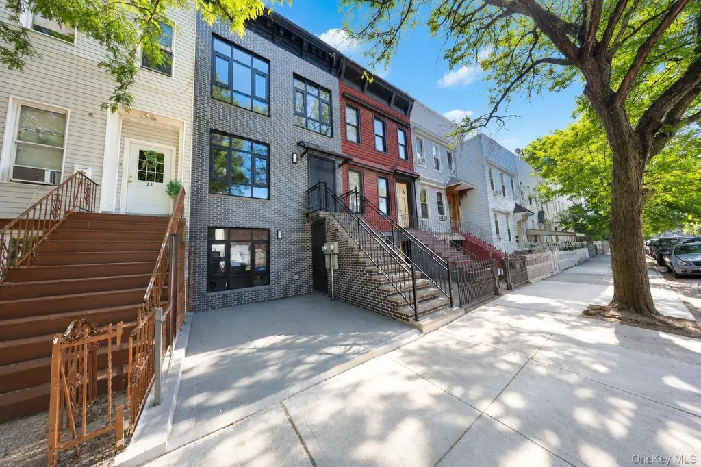 25 Goodwin Place Brooklyn NY 11221