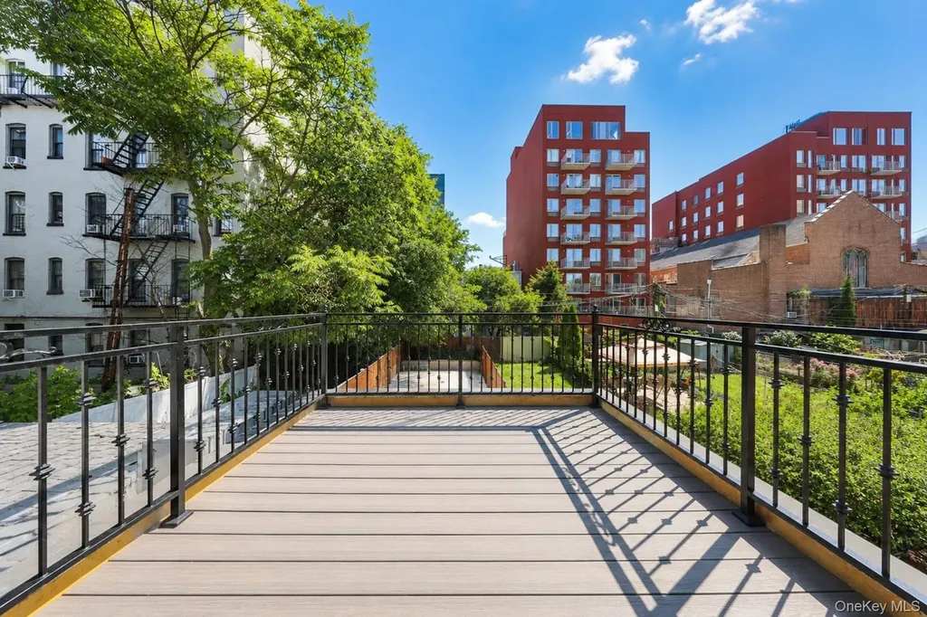 25 Goodwin Place Brooklyn NY 11221
