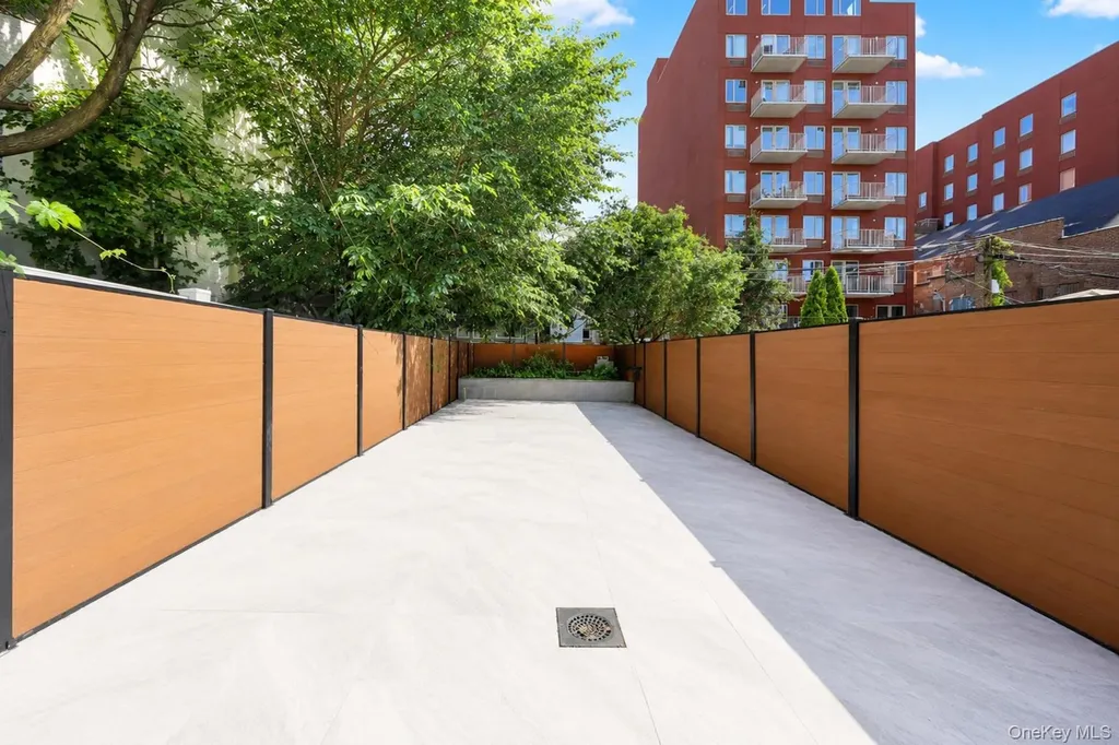 25 Goodwin Place Brooklyn NY 11221