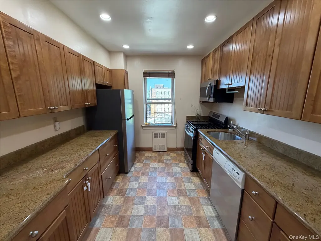 245 Bronx River Road Yonkers NY 10704