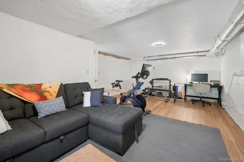 184 Farragut Avenue Hastings-on-hudson NY 10706