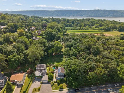 184 Farragut Avenue Hastings-on-hudson NY 10706