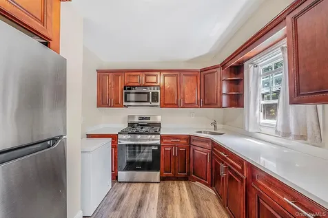 22 Locust Avenue Glen Head NY 11545