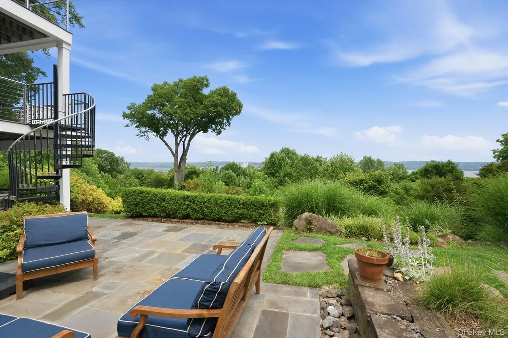 897 Route 9w S Nyack NY 10960