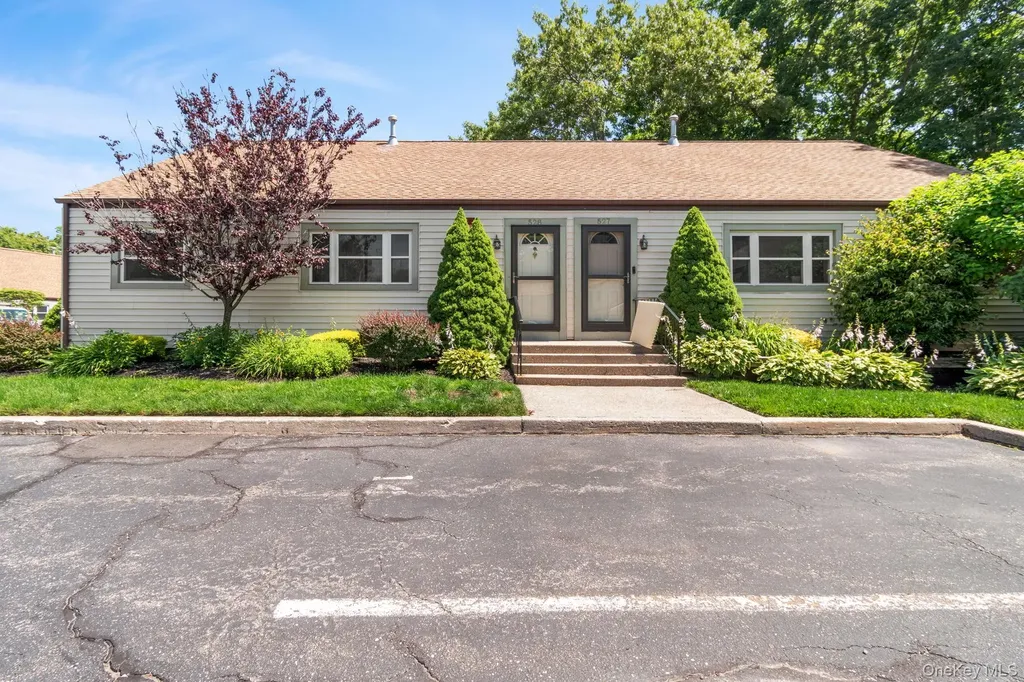 528 Lake Court Middle Island NY 11953