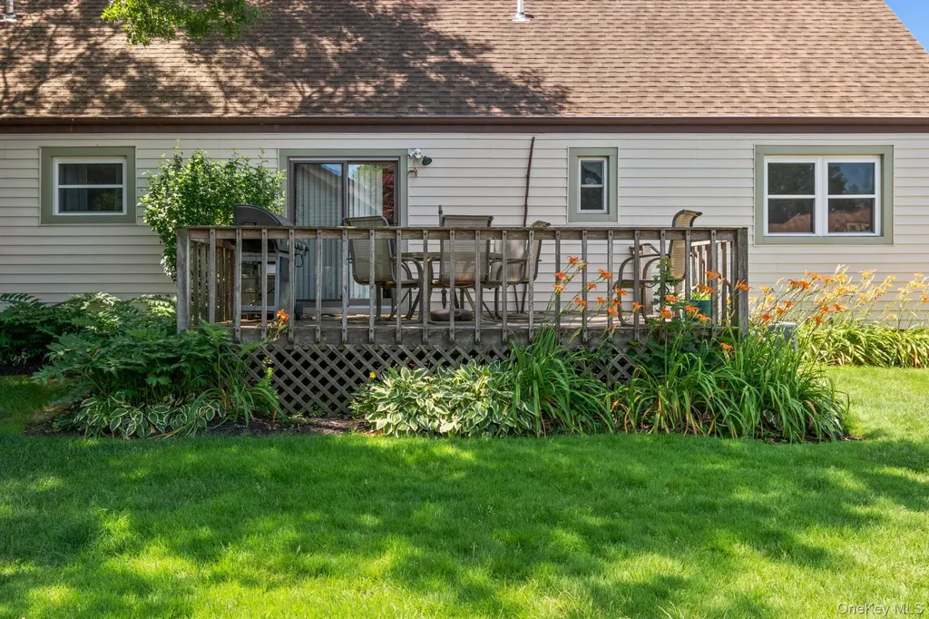 528 Lake Court Middle Island NY 11953
