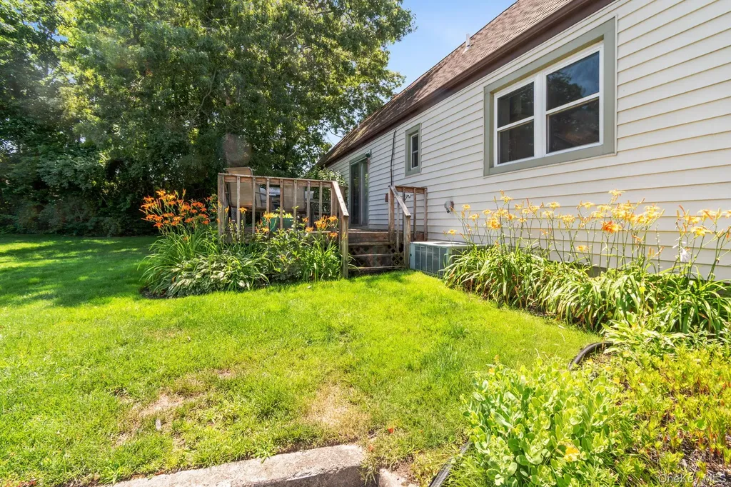 528 Lake Court Middle Island NY 11953