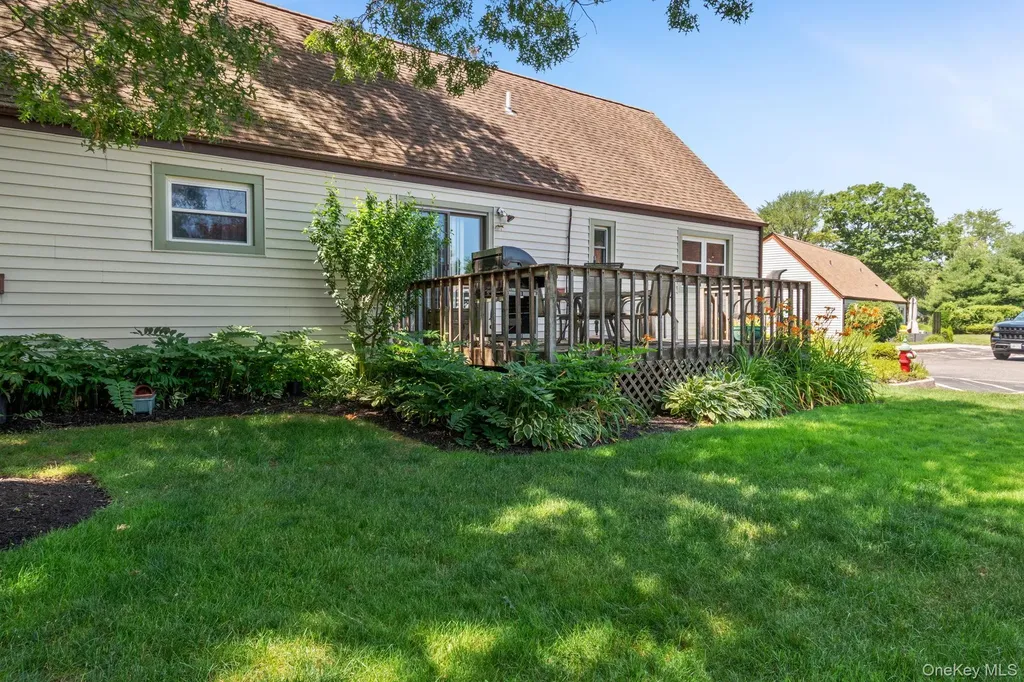 528 Lake Court Middle Island NY 11953