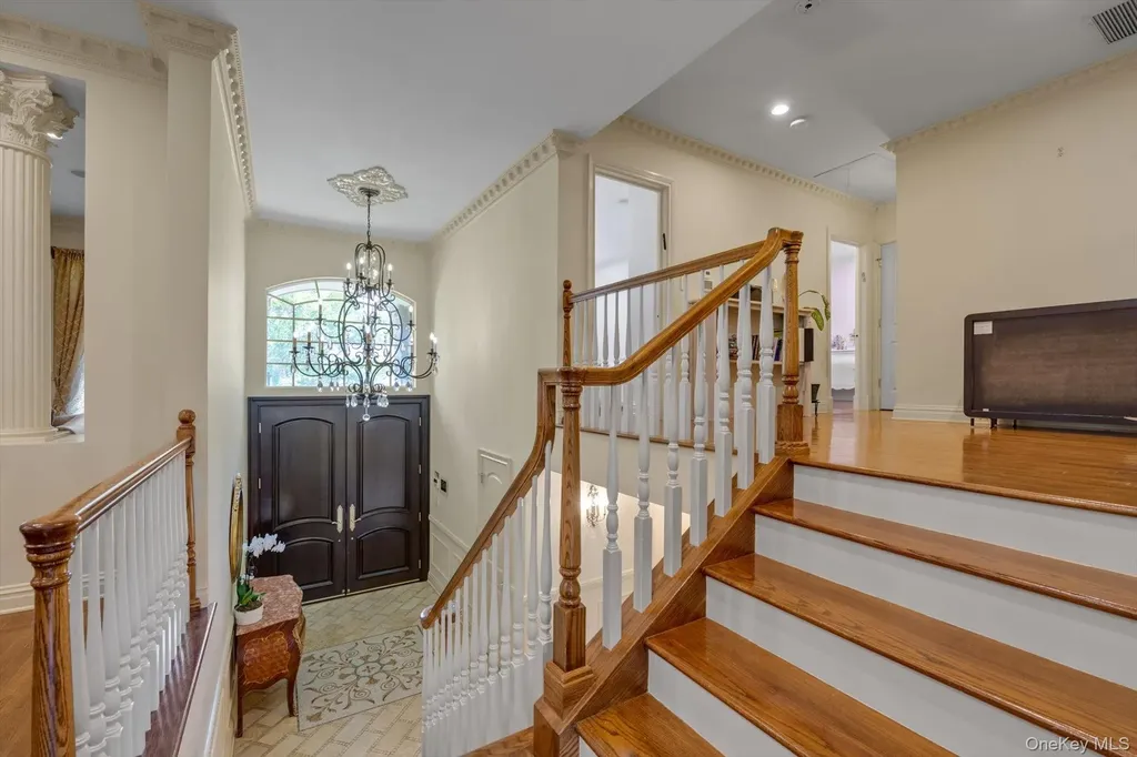 760 Hillcrest Place North Woodmere NY 11581
