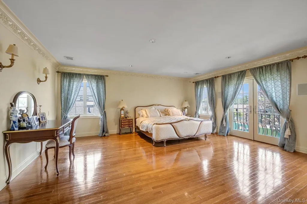 760 Hillcrest Place North Woodmere NY 11581