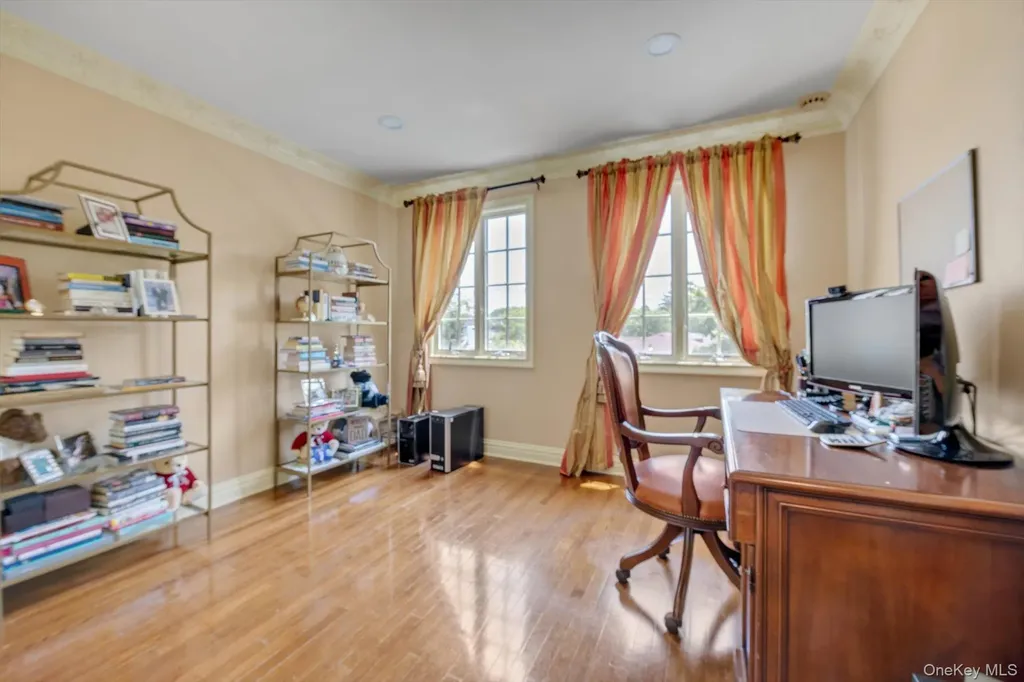 760 Hillcrest Place North Woodmere NY 11581