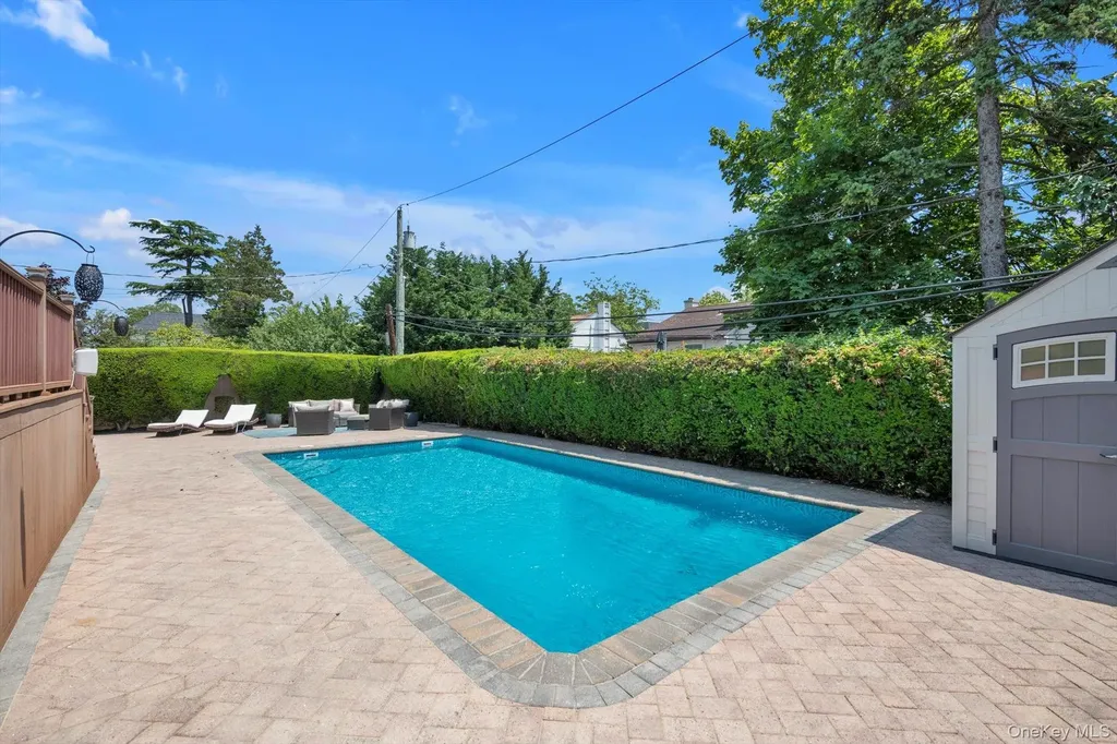 760 Hillcrest Place North Woodmere NY 11581