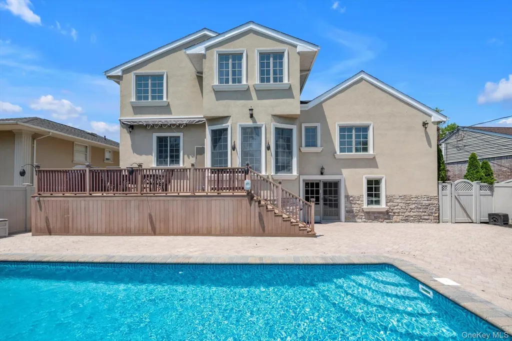 760 Hillcrest Place North Woodmere NY 11581