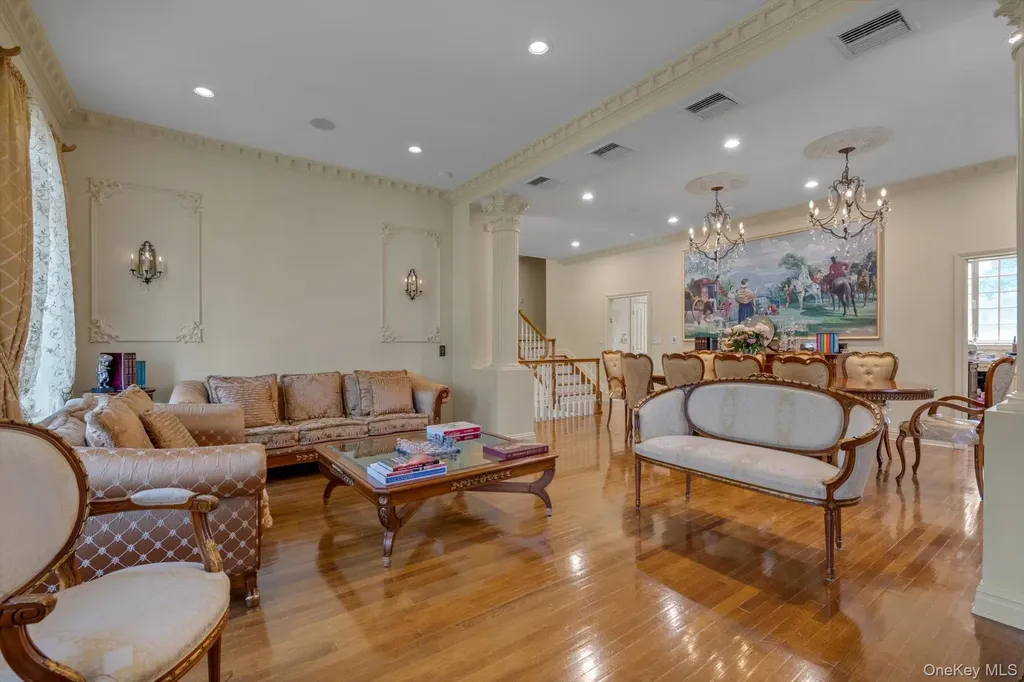 760 Hillcrest Place North Woodmere NY 11581