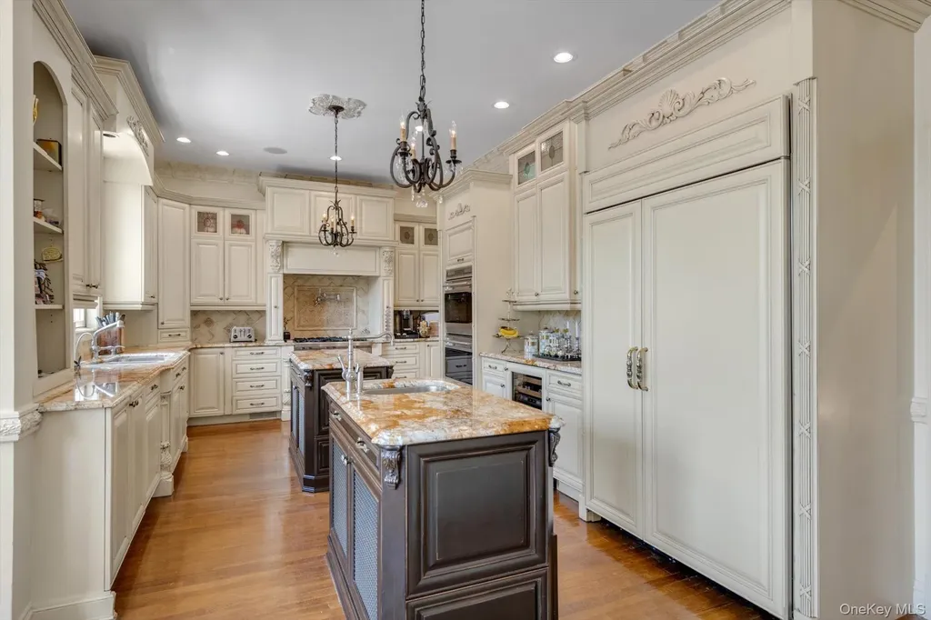 760 Hillcrest Place North Woodmere NY 11581