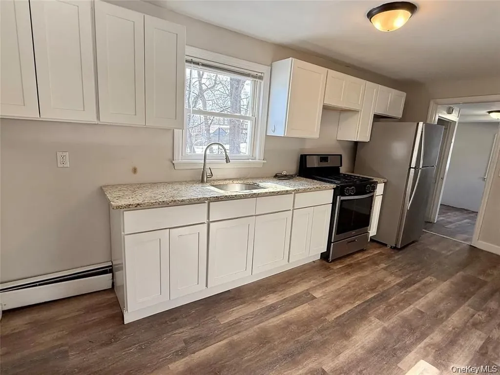 4 Riverview Avenue New Windsor NY 12553