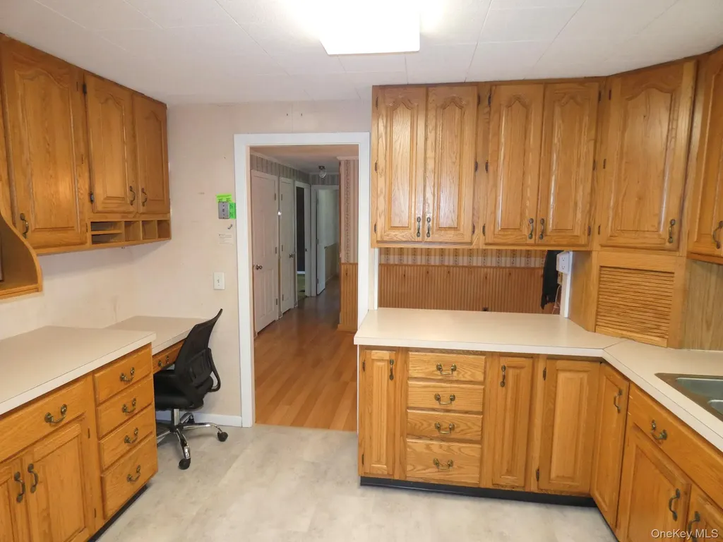 28 Hilltop Drive New Windsor NY 12553