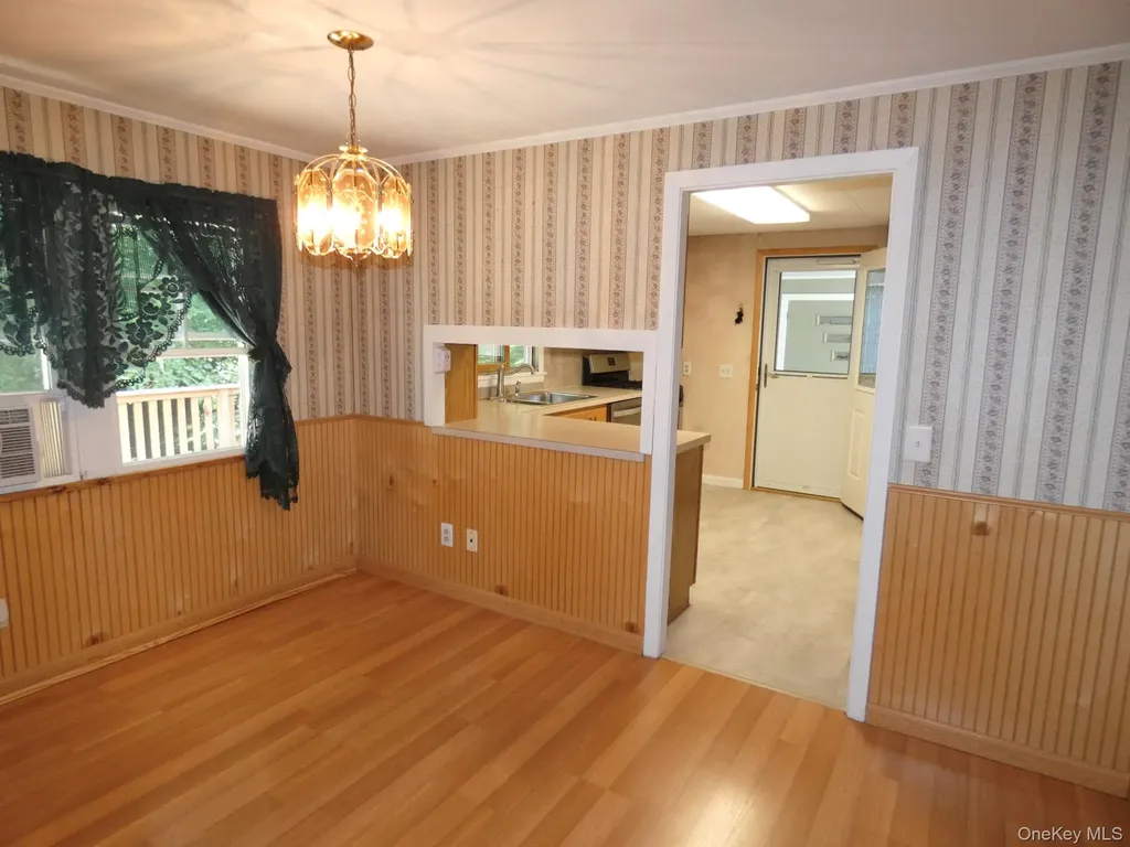 28 Hilltop Drive New Windsor NY 12553