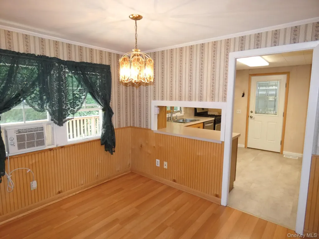28 Hilltop Drive New Windsor NY 12553