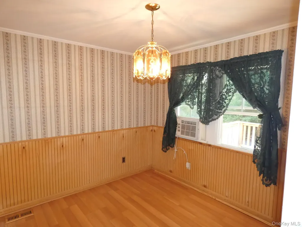 28 Hilltop Drive New Windsor NY 12553