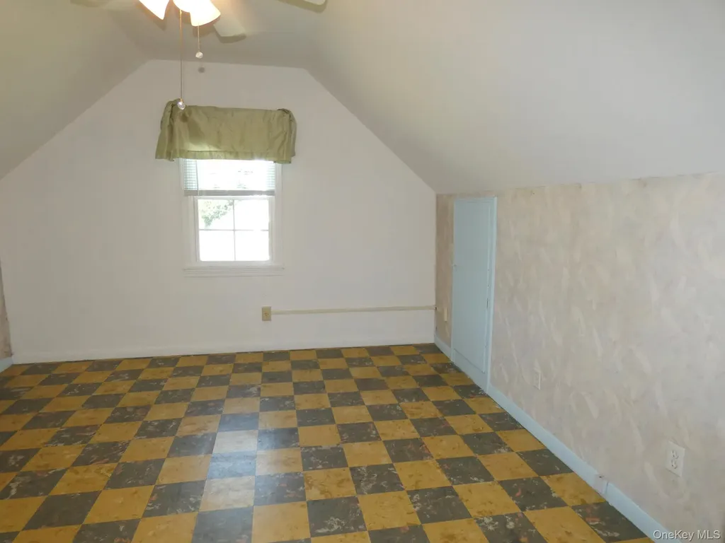 28 Hilltop Drive New Windsor NY 12553