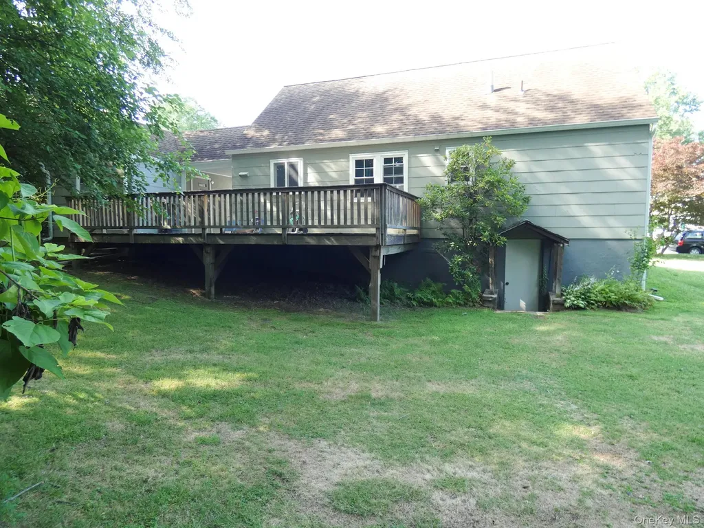 28 Hilltop Drive New Windsor NY 12553