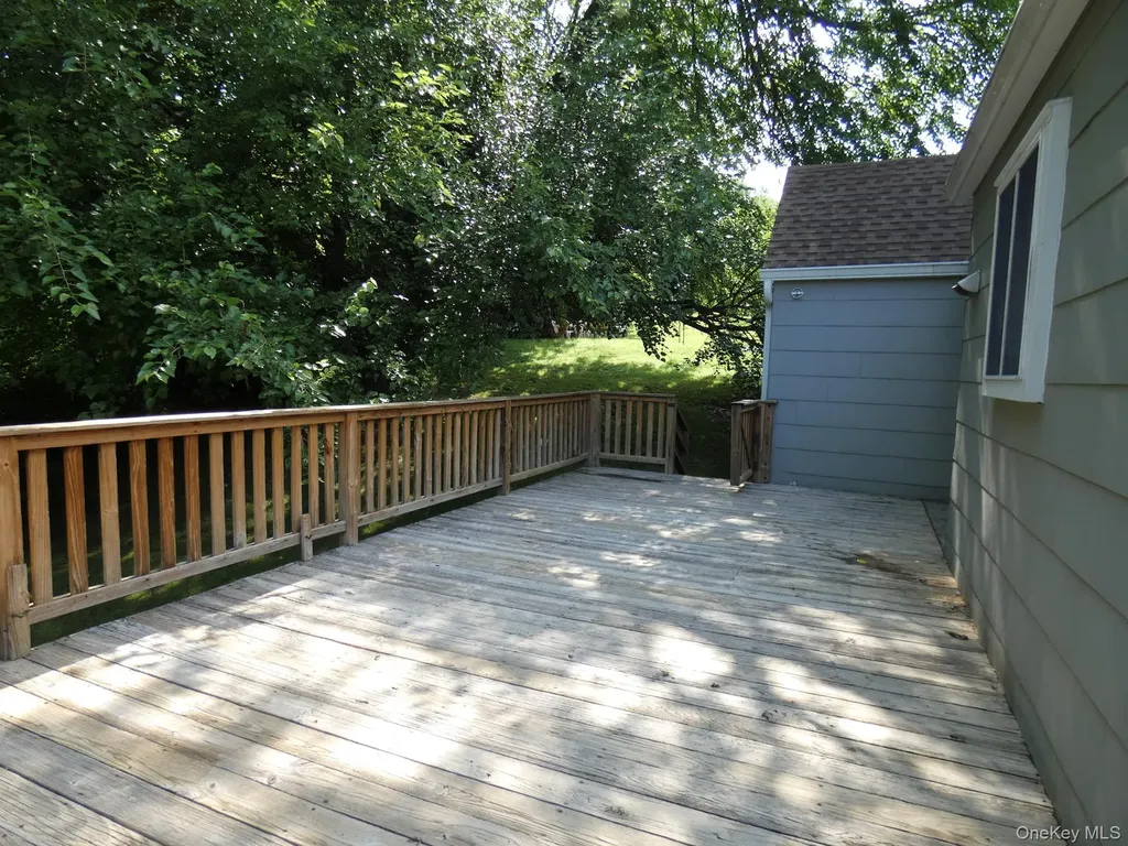 28 Hilltop Drive New Windsor NY 12553