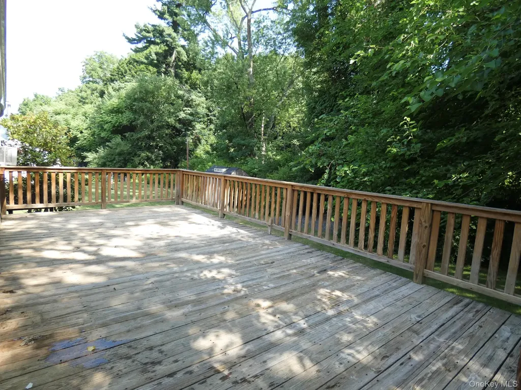 28 Hilltop Drive New Windsor NY 12553