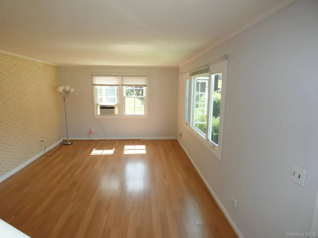 28 Hilltop Drive New Windsor NY 12553