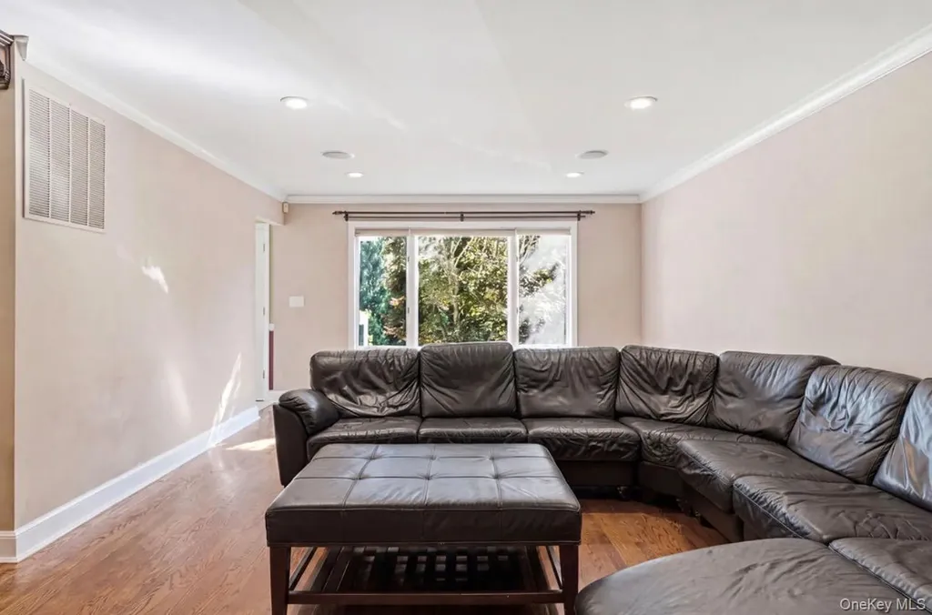 17 Nottingham Way Mahopac NY 10541