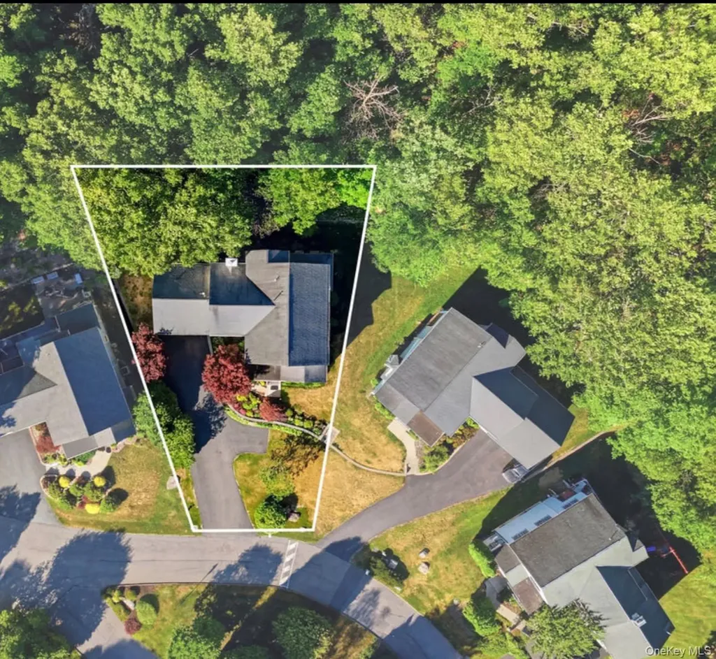 17 Nottingham Way Mahopac NY 10541