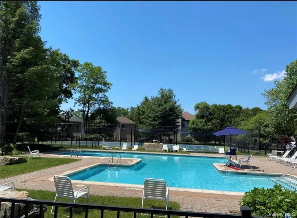 17 Nottingham Way Mahopac NY 10541