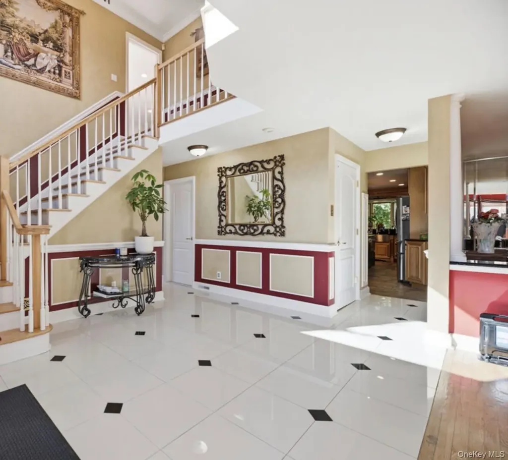 17 Nottingham Way Mahopac NY 10541