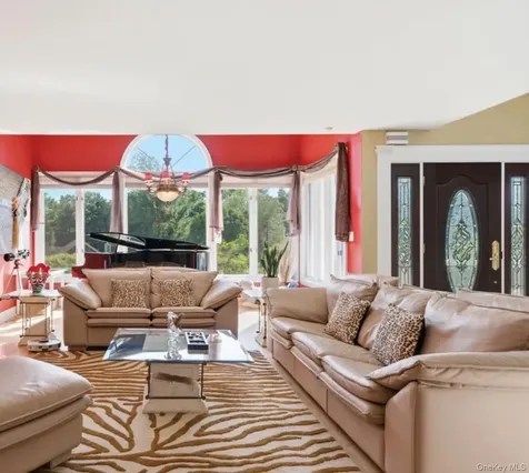 17 Nottingham Way Mahopac NY 10541
