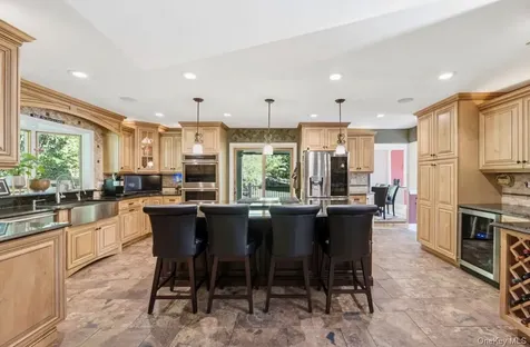 17 Nottingham Way Mahopac NY 10541
