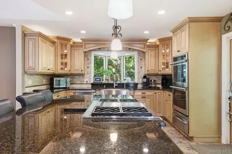 17 Nottingham Way Mahopac NY 10541