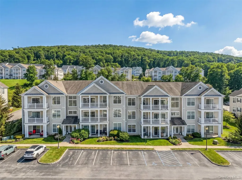 1317 Saratoga Lane Fishkill NY 12524
