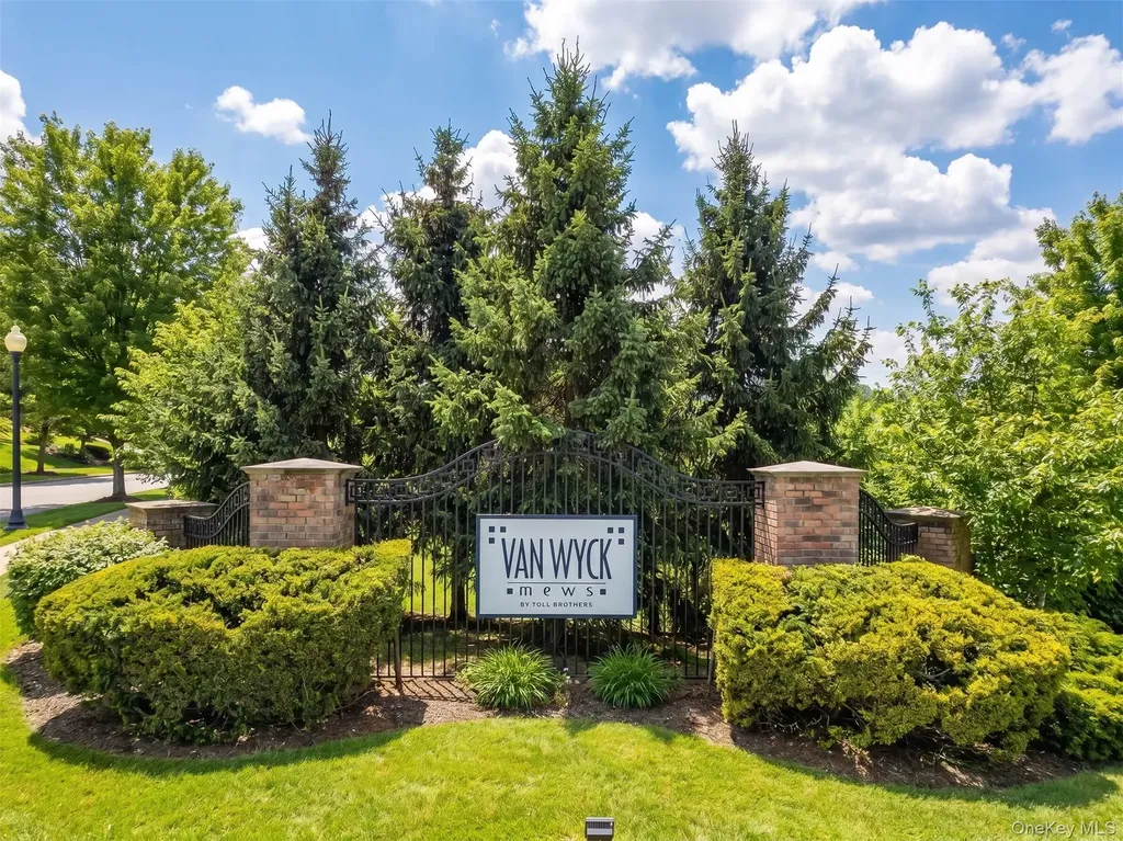 1317 Saratoga Lane Fishkill NY 12524