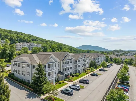 1317 Saratoga Lane Fishkill NY 12524