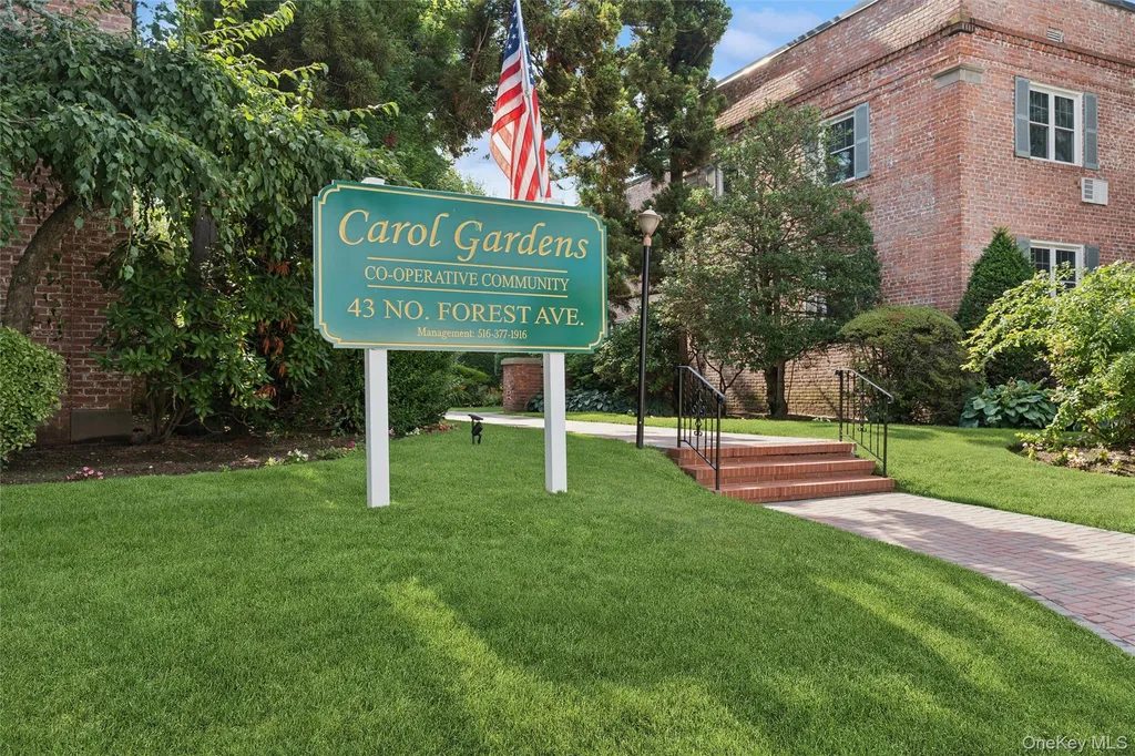 43 N Forest Avenue Rockville Centre NY 11570