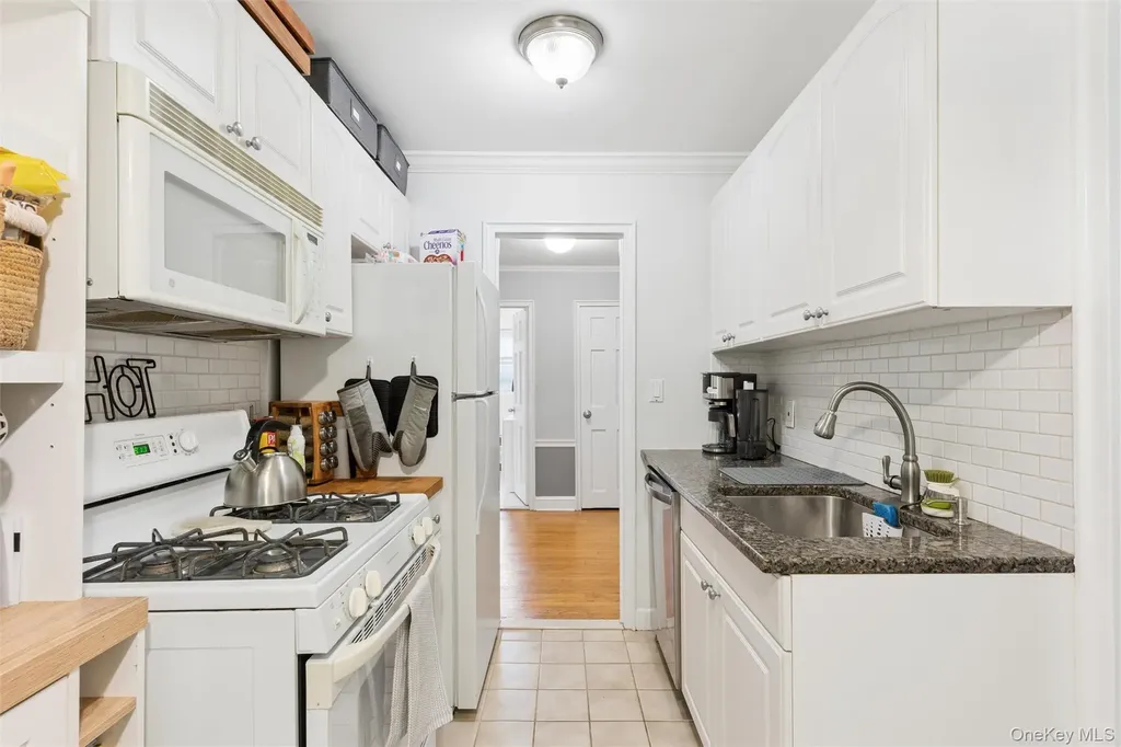 43 N Forest Avenue Rockville Centre NY 11570