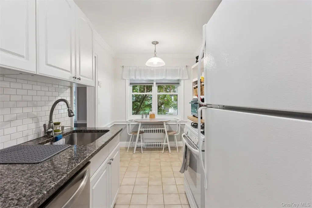 43 N Forest Avenue Rockville Centre NY 11570