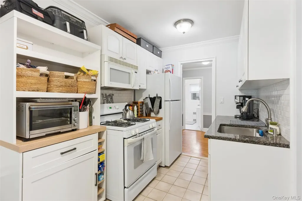 43 N Forest Avenue Rockville Centre NY 11570